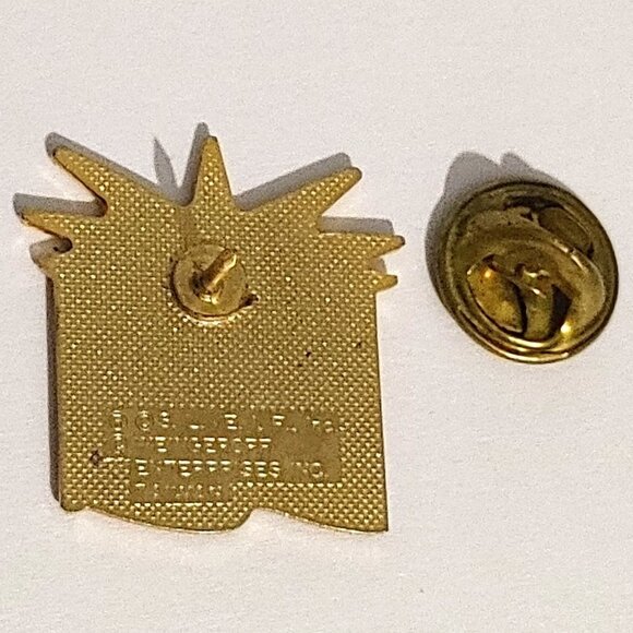 VINTAGE American Airlines Statue Of Liberty Pin Gold Tone - Picture 3 of 4